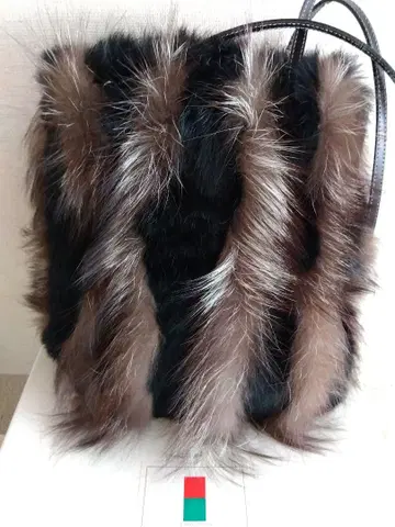 긴자 카네마츠 미사용 퐁퐁 퍼 숄더 사선백