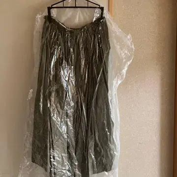 BEAMS 올리브 스커트