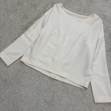 띠어리 라이트삭소니 백버튼 풀오버 울