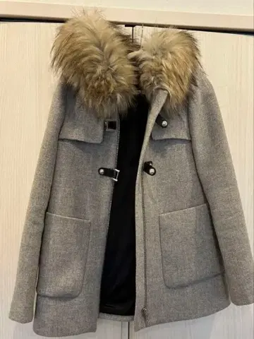 새상품급!! ZARA!! 그레이 퍼 달린 더플 코트