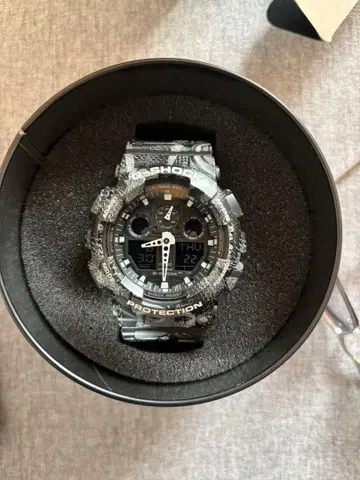 G-SHOCK 블랙 뱀 패턴 손목시계