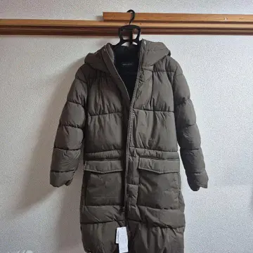 브라운 후드 부착 롱 다운 자켓