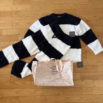 새상품 택 포함 스트라이프 룸웨어 젤라또피케 네이비