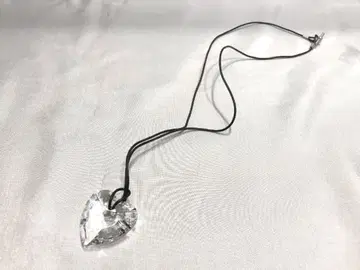 새상품급 스와로브스키 크리스탈 목걸이 하트 모티브 끈 블랙
