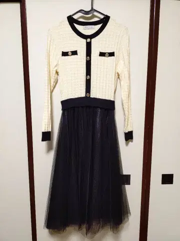 OPEN CLOSET 니트탑 샤샤 스커트