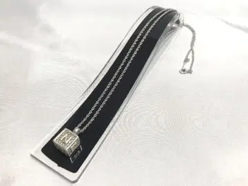 니나리치 NINARICCI 큐브 목걸이 NR 로고 보석 포함
