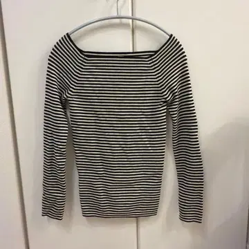 IENA 블랙과 화이트 스트라이프 긴팔 니트