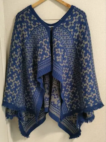 뷔르데사봉 노르딕 무늬 니트 판초