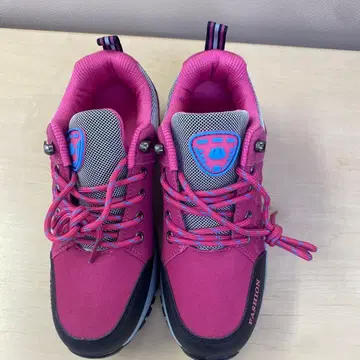 핑크색 트레킹 슈즈