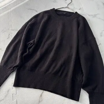 새상품급 프레임워크 베이크루즈 FRAMeWORK 블랙 컬러 긴팔 니트