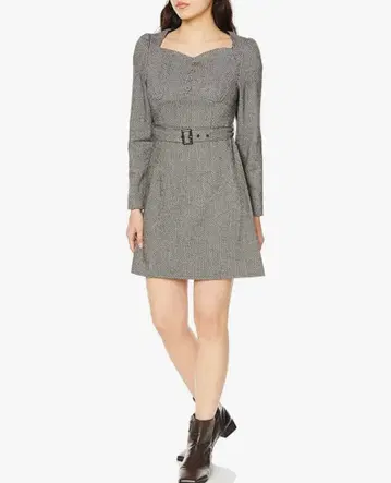 Free'smart 프리즈마트 블랙 미니 원피스