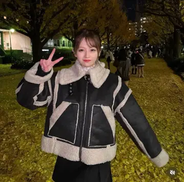 [ emoda ] 숏 페이크 무스탕 블루종