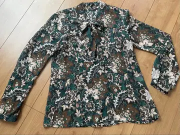 꽃무늬 리본 포함 긴팔 블라우스