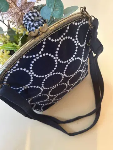 미나 페르호넨/탬버린 가마구치 백 네이비