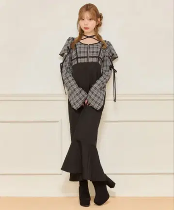 아프레 주르 긴팔 플레어 머메이드 원피스