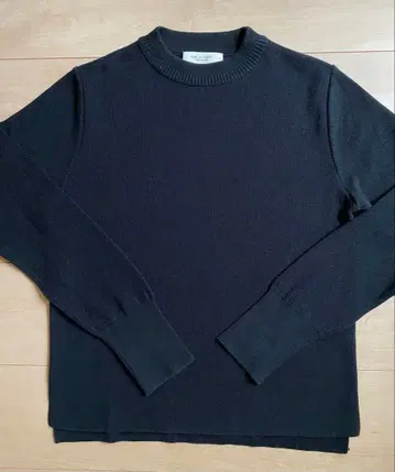 PUBLIC TOKYO 하이 트위스트 릴리 크루 스웨터