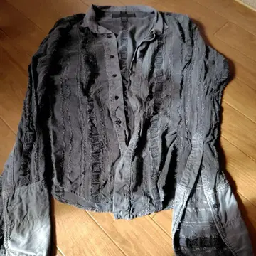 AYUITE 그레이 버튼 달린 셔츠