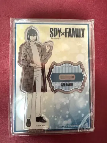 SPY x FAMILY 유리아크릴 스탠드 겨울 나들이