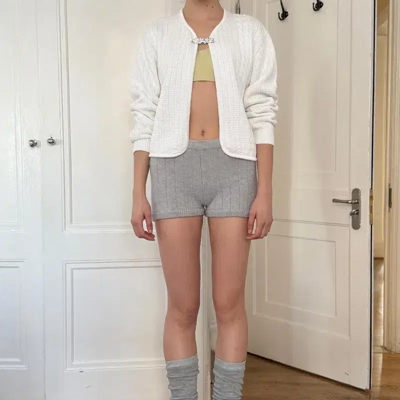 Sinoon Flower Brooch Twist Cardigan