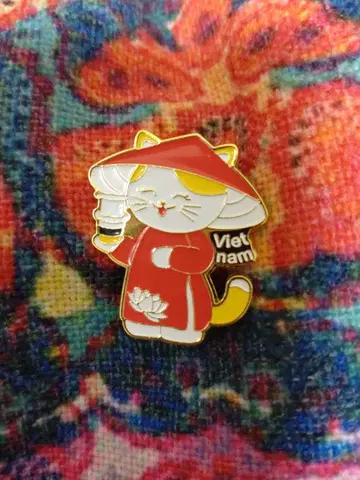 간사이 만박 베트남 파빌리온 고양이 핀 배지 미사용