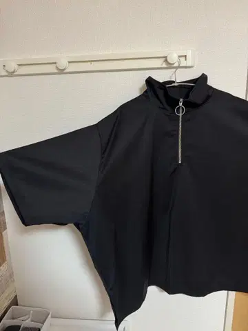 오버 사이즈 블랙 셔츠 하이넥