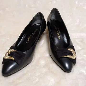 PIERRE CARDIN 피에르 가르뎅 블랙 가죽 중간 힐 펌프스