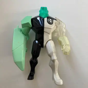 BEN10 벤10 다이아몬드 헤드 피규어 하자 있음