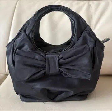 kate spade 블랙 토트백 리본 포함