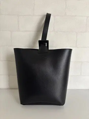 BEAUTY&YOUTH 행잉 파우치 백 블랙