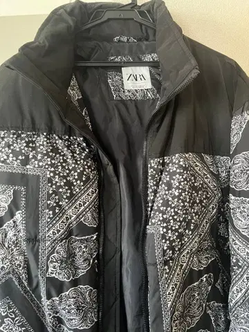 ZARA 페이즐리 무늬 L 다운 자켓