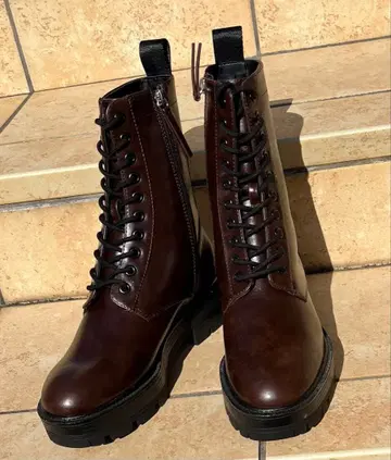 ZARA 레이스업 통굽 트랙 밑창 부츠 37 다크 브라운