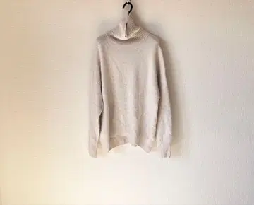 Rdevushka 폭스 하이넥 오버 실루엣 니트 풀오버