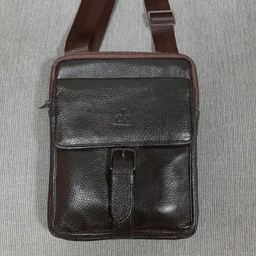 캘빈클라인 사선 숄더백