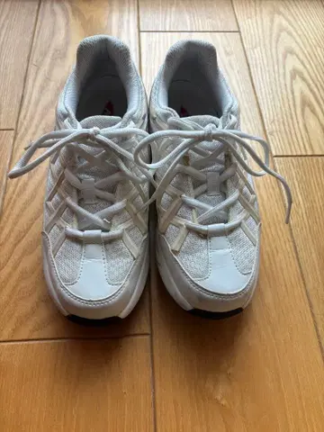 MBT 여성용 스니커즈