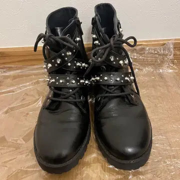 ZARA BASIC 스터드 벨트 컴뱃 부츠 24.5cm