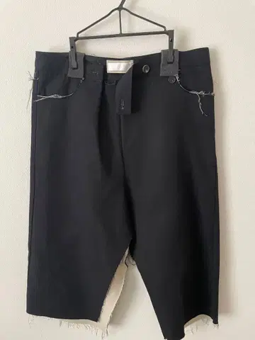 블랙 캐주얼 컷오프 팬츠