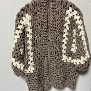 브라운 크림 그래니 스퀘어 헥사곤 가디건