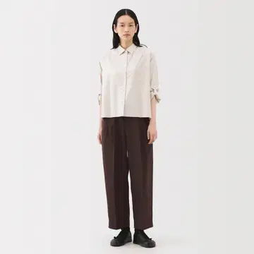MUJI labo 유니폼 소재로 만든 턱 와이드 팬츠