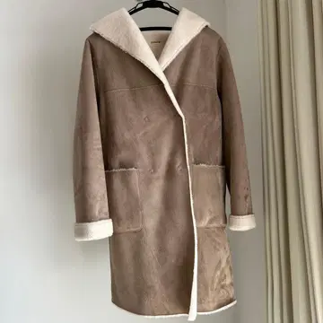 ROPE 로페 후드 부착 베이지 무스탕 코트