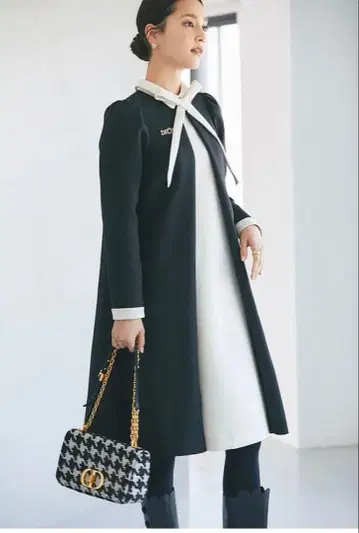 새상품급 세븐텐 완판템 보타이 원피스