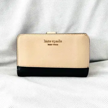[ kate spade ] 이단 접이식 지갑 베이지/블랙