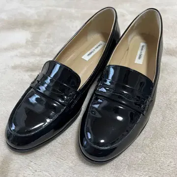 새상품급 odette e odile 블랙 에나멜 로퍼 22.5cm