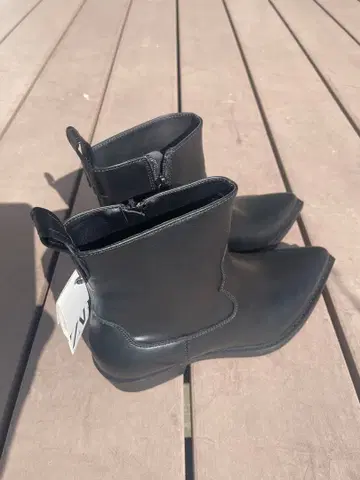 미사용 새상품 ZERA 부츠 40