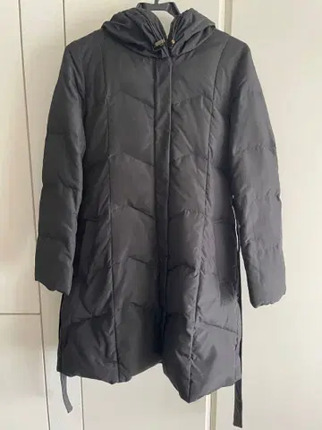 마토리체 (보이스메일) 후드 부착 다운 코트 M 사이즈