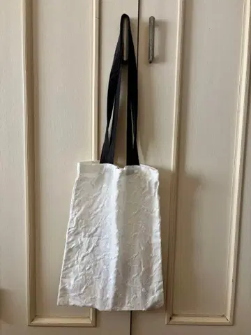 [새상품급] STAMP AND DIARY 자수 포푸시클 린넨 토트백