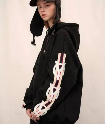 OY 테이프 라인 로고 후드티