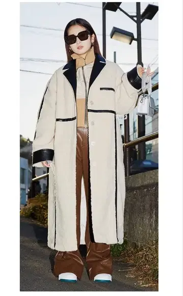 atmos pink 이소재 도킹 보아 코트