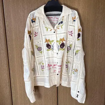 미사용 새상품 TODAYFUL 아이보리 자수 셔츠