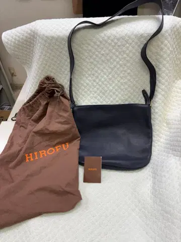 HIROFU 히로프 네이비 가죽 숄더백