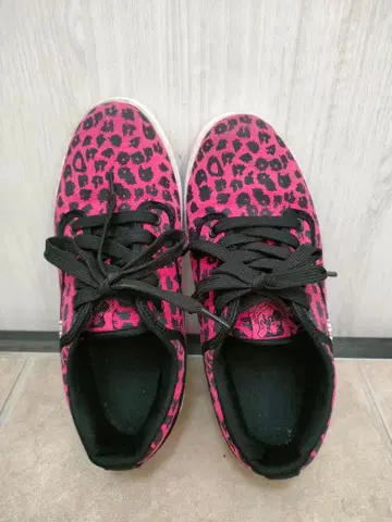 VLADO 레오파드 무늬 핑크 스니커즈